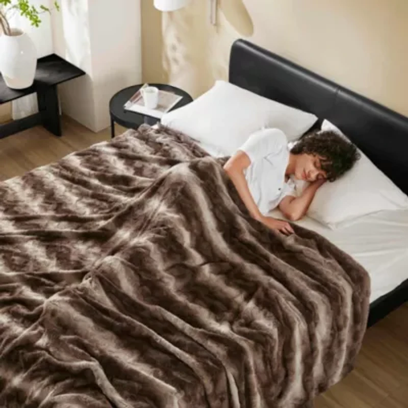 Zuri Faux Fur Blanket