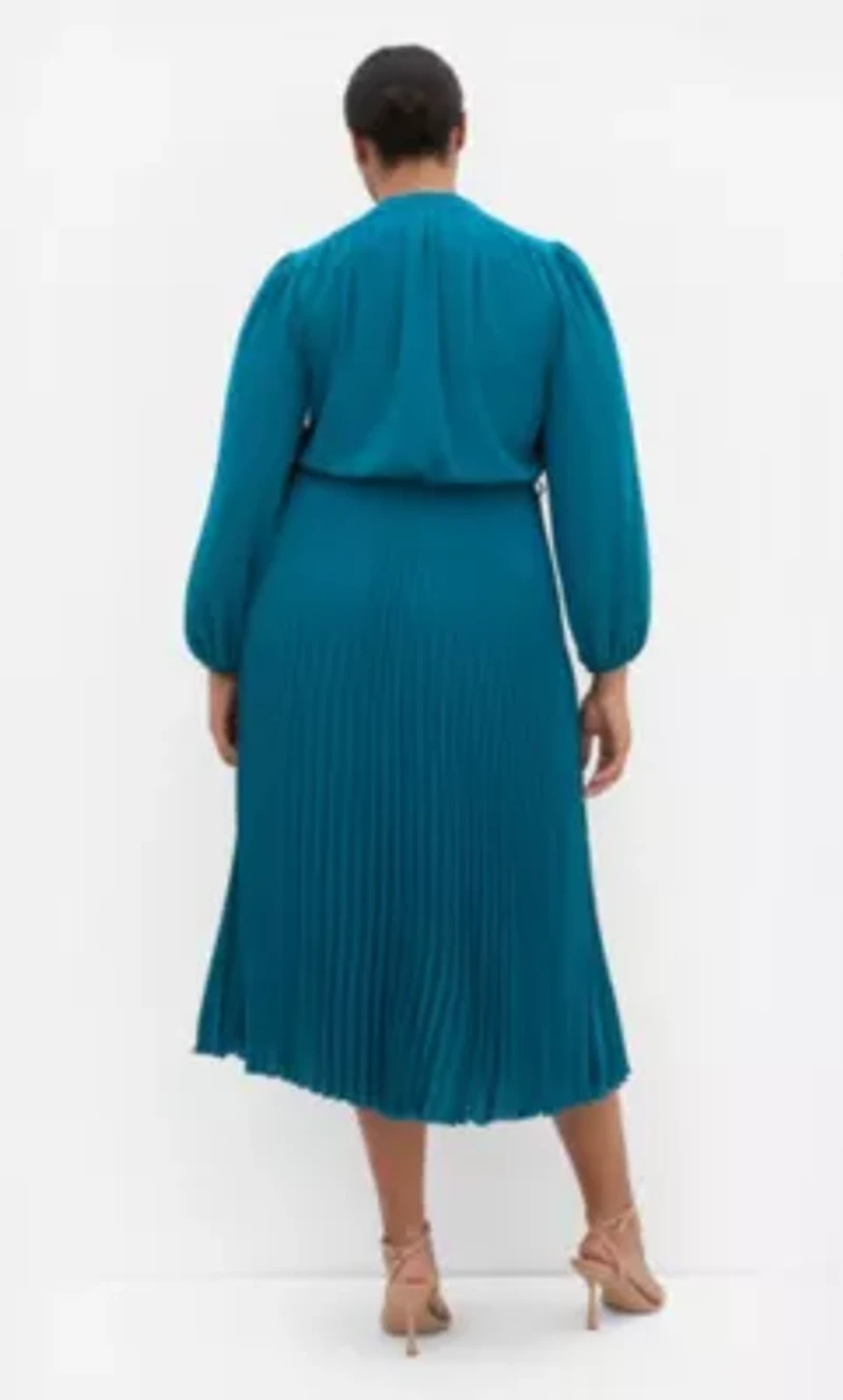 Halle Long Sleeve Pleat Dress
