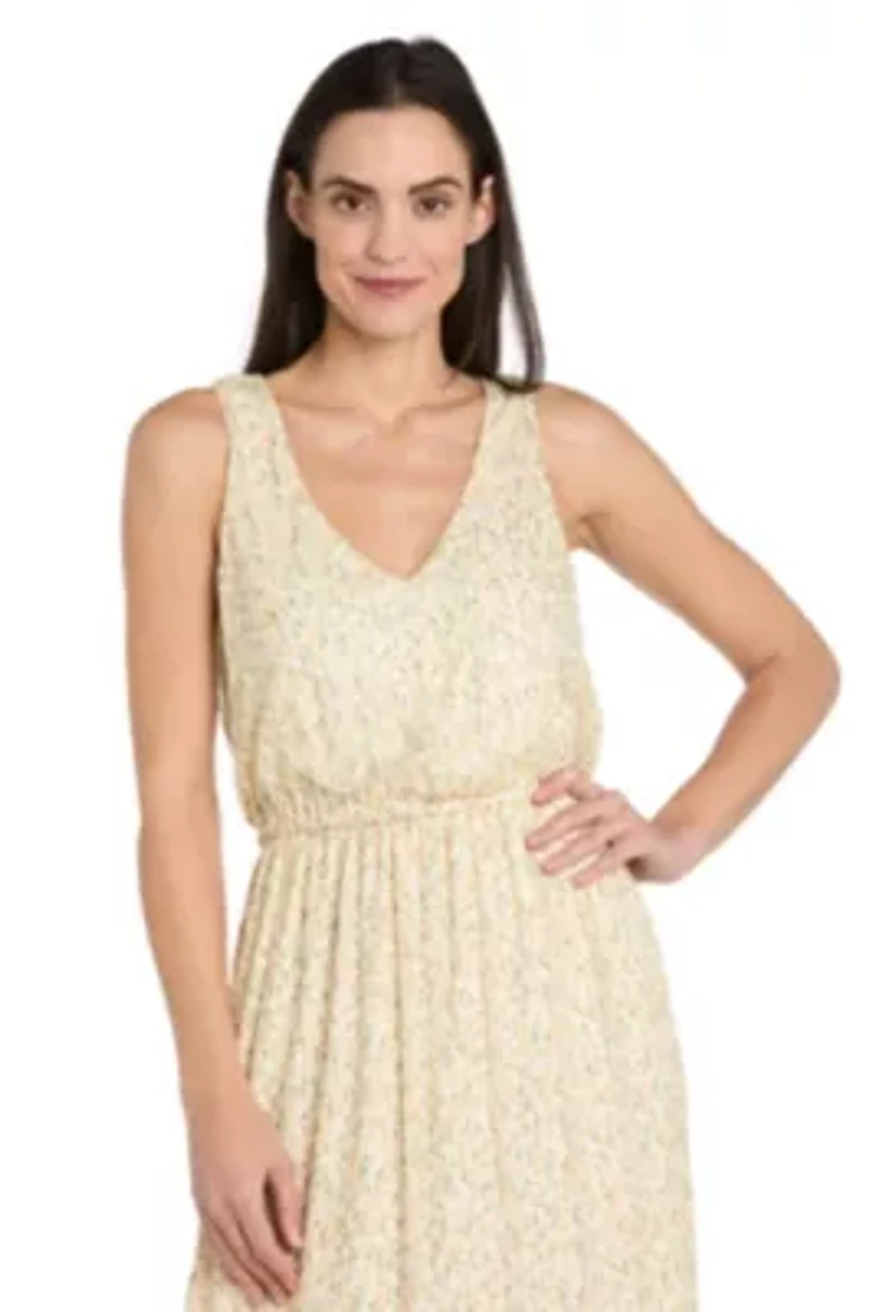 Petite 1Pc V-Neck Dress with Tiered Hem