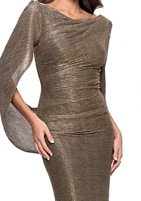 Women's Sleeveless Crinkle Metallic Cap Gown