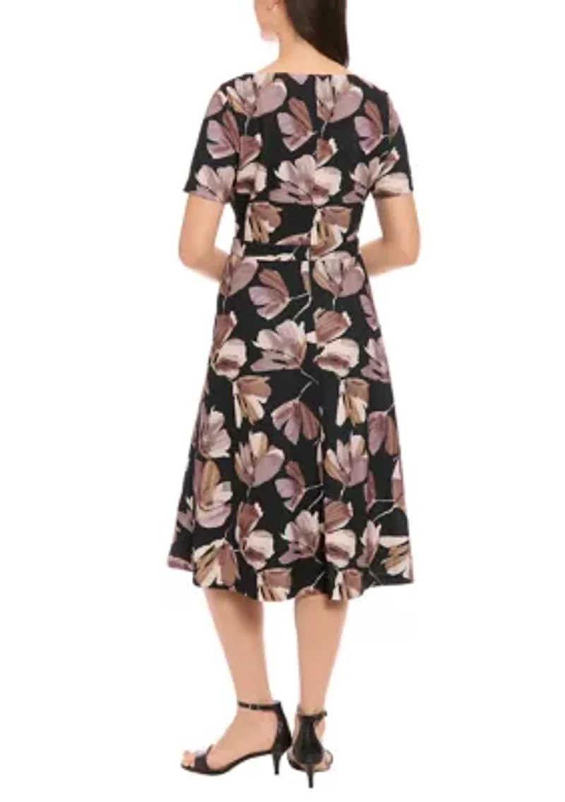 Women's Short Sleeve Crew Neck Floral Print Scuba A-Line Dress
