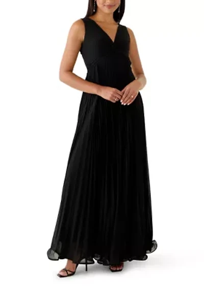Women's Sleeveless V-Neck Long Chiffon Gown