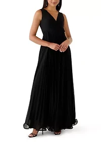 Women's Sleeveless V-Neck Long Chiffon Gown