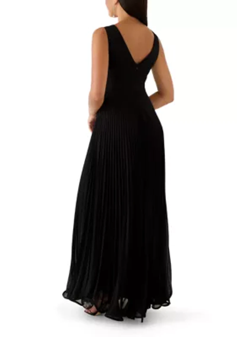Women's Sleeveless V-Neck Long Chiffon Gown