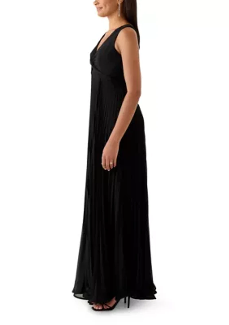 Women's Sleeveless V-Neck Long Chiffon Gown