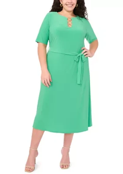 Plus Short Sleeve 3 Ring Solid Tie Front Midi Dress