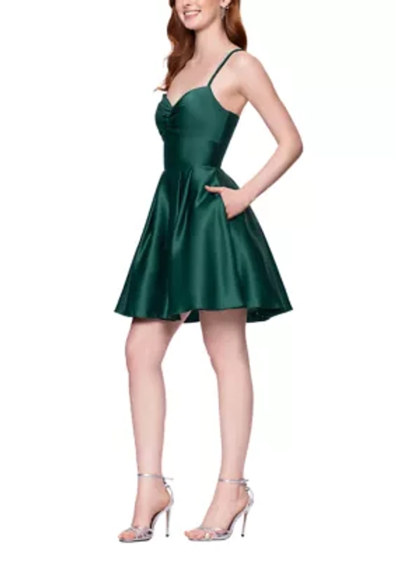 Women's Sleeveless Sweetheart Solid Satin Fit and Flare Dress