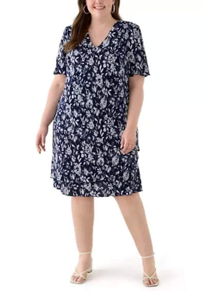 Plus Short Sleeve V-Neck Ditsy Floral Dress