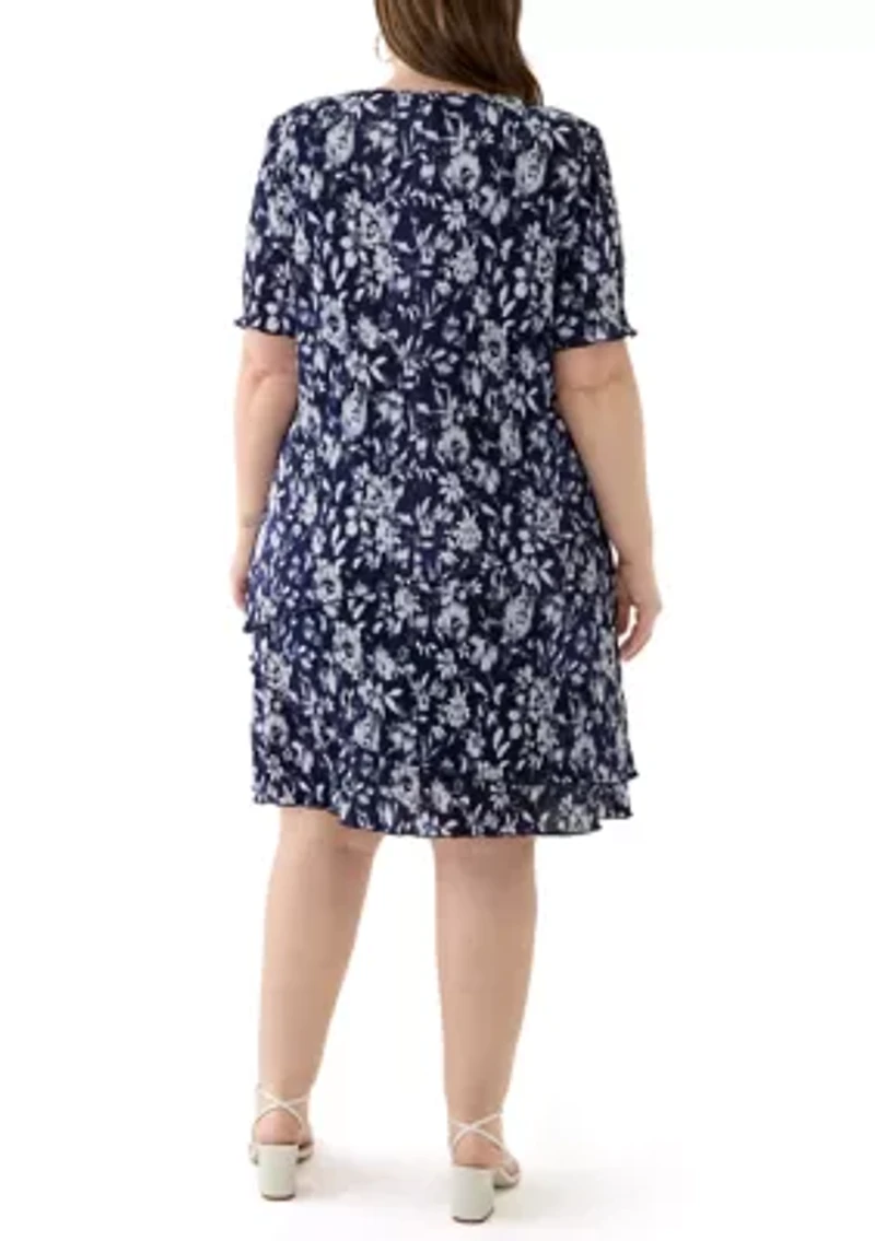 Plus Short Sleeve V-Neck Ditsy Floral Dress