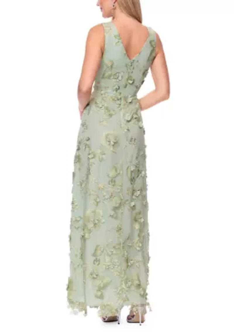 Women's Sleeveless V-Neck Embroidered Lace Gown