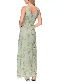 Women's Sleeveless V-Neck Embroidered Lace Gown