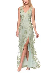 Women's Sleeveless V-Neck Embroidered Lace Gown
