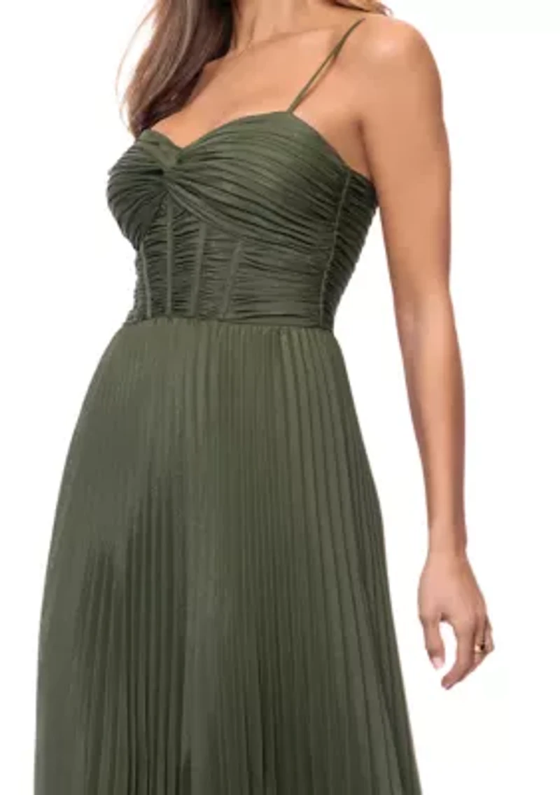 Women's Sleeveless Pleated Chiffon Gown