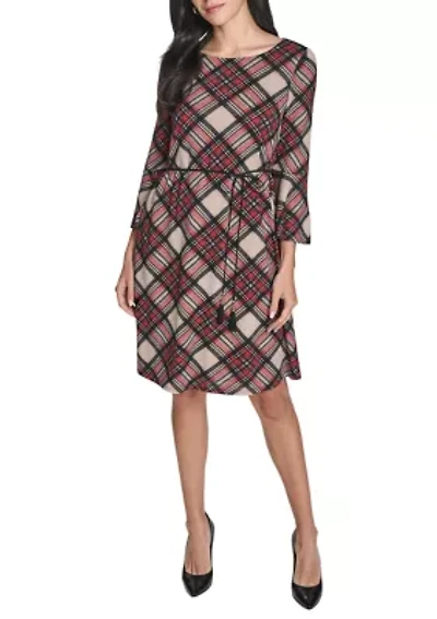 Women's 3/4 Sleeve Crew Neck Plaid Hacci Fit-and-Flare Dress