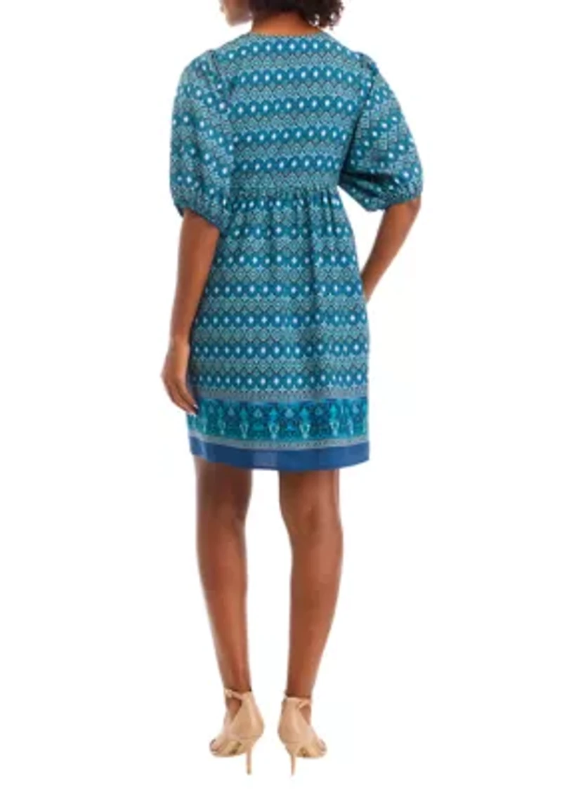Women's Short Sleeve V-Neck Printed Fit and Flare Dress