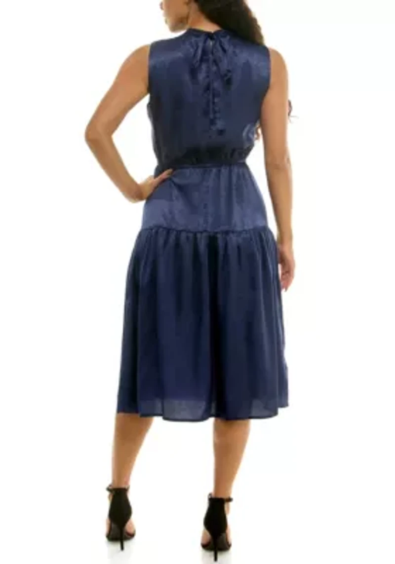 Sleeveless Dress With Back Bow