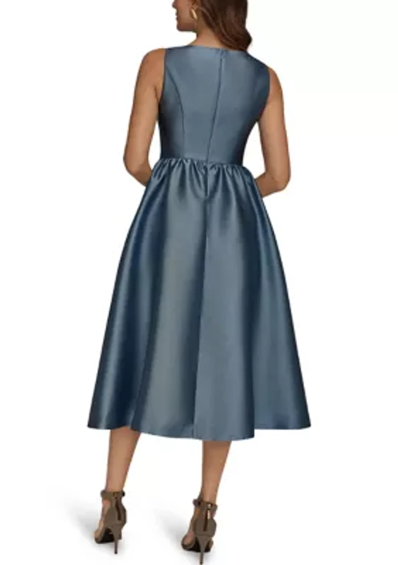 Women's Sleeveless V-Neck Solid Dress