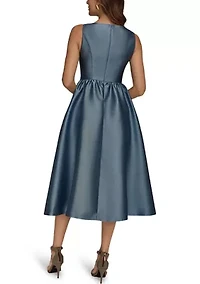 Women's Sleeveless V-Neck Solid Dress