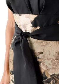 Women's Short Sleeve V-Neck Crepe Dress