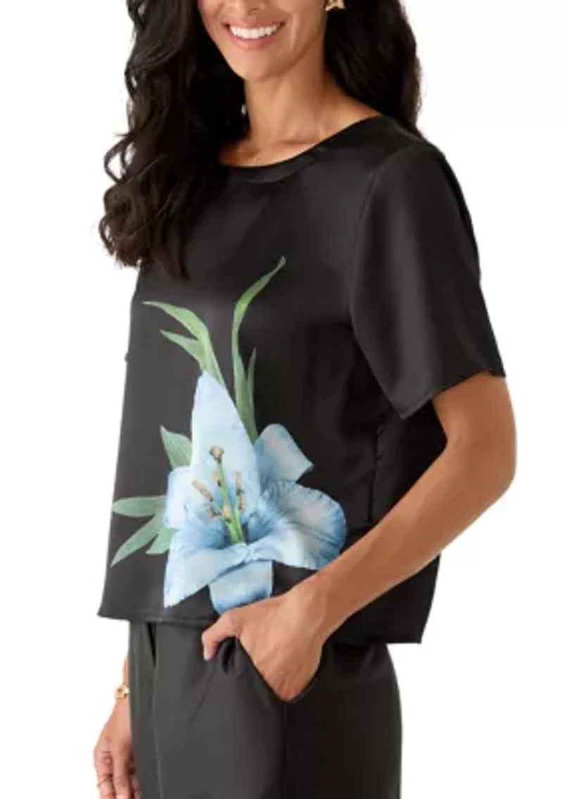 Women's Short Sleeve Floral Charm Blouse