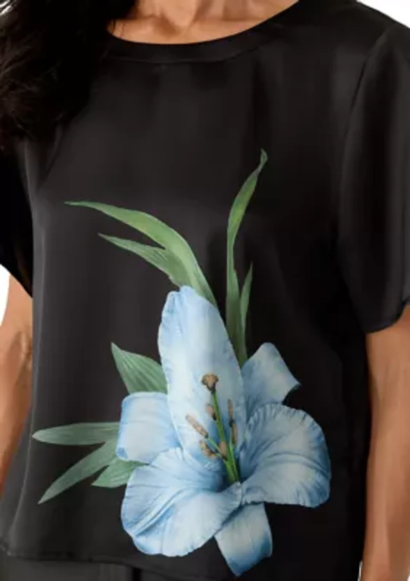 Women's Short Sleeve Floral Charm Blouse