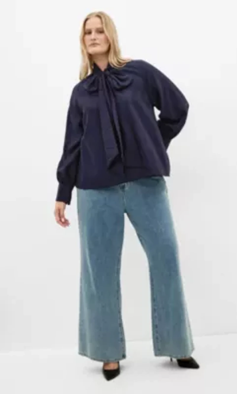 Kelsey Neck Tie Top
