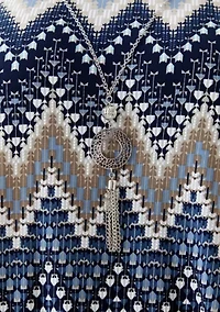 Plus 3/4 Puff Chevron Top with Detachable Necklace