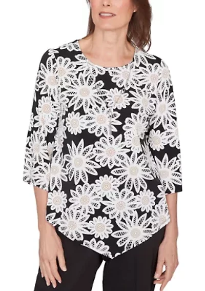 Petite Classic 3/4 Sleeves Daisies Top