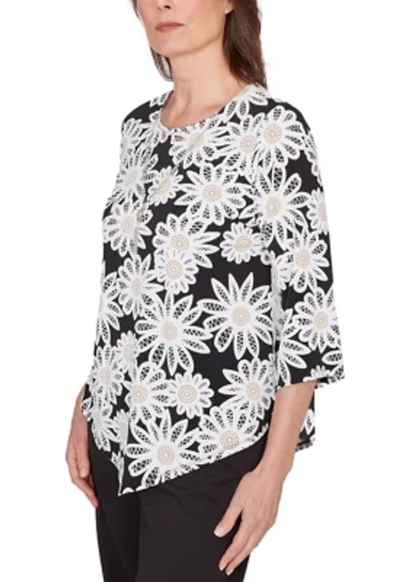 Petite Classic 3/4 Sleeves Daisies Top