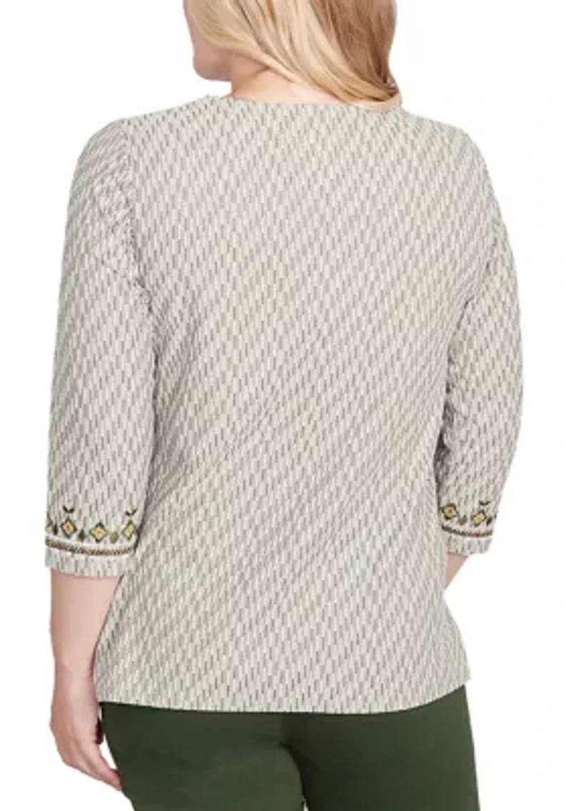 Petite Mount Laurel Medallion Border Texture Top