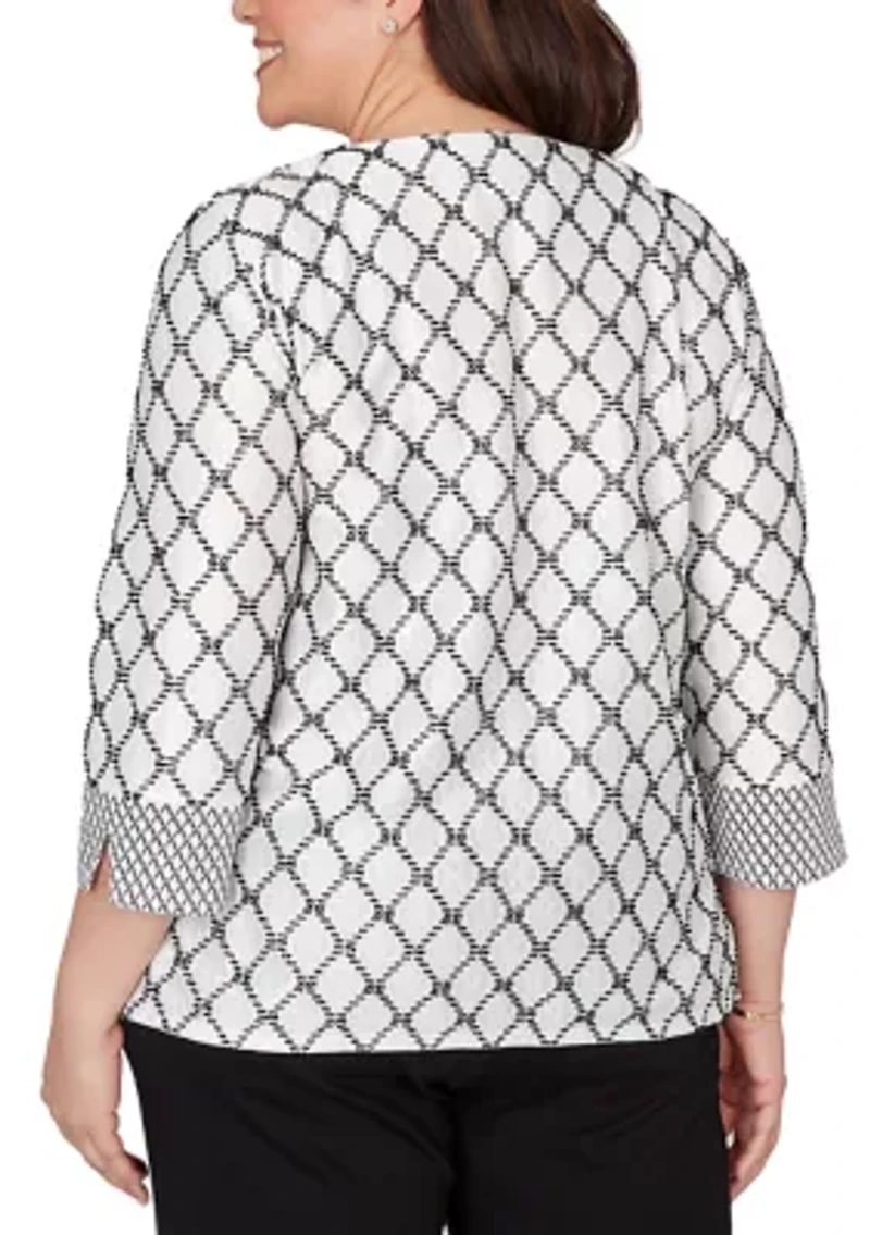 Plus Crowd Pleaser Diamond Texture Spliced Top
