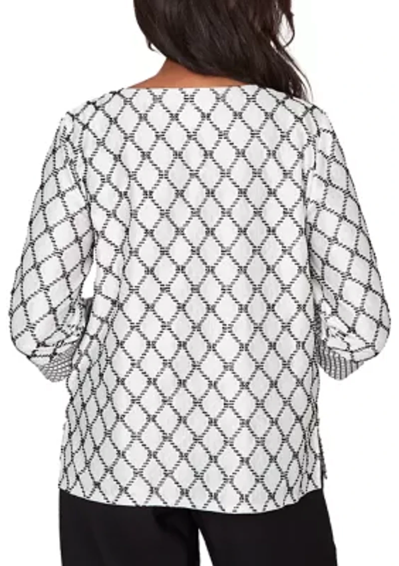 Petite Crowd Pleaser Diamond Texture Spliced Top