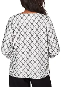 Petite Crowd Pleaser Diamond Texture Spliced Top