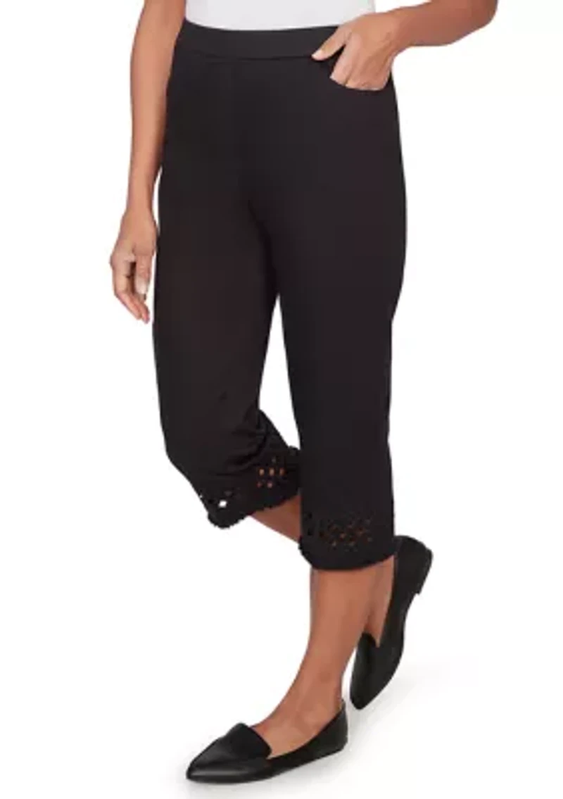 Women's Detail Driven Geo Cut Out Capri Pant