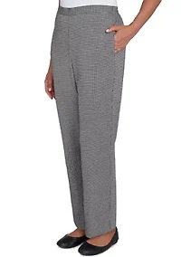 Women's Runway Ready Proportioned Short Pants