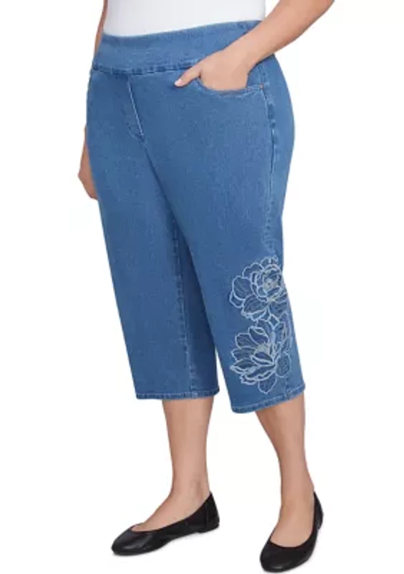 Plus Free Spirit Floral Appliqué Capri Pants