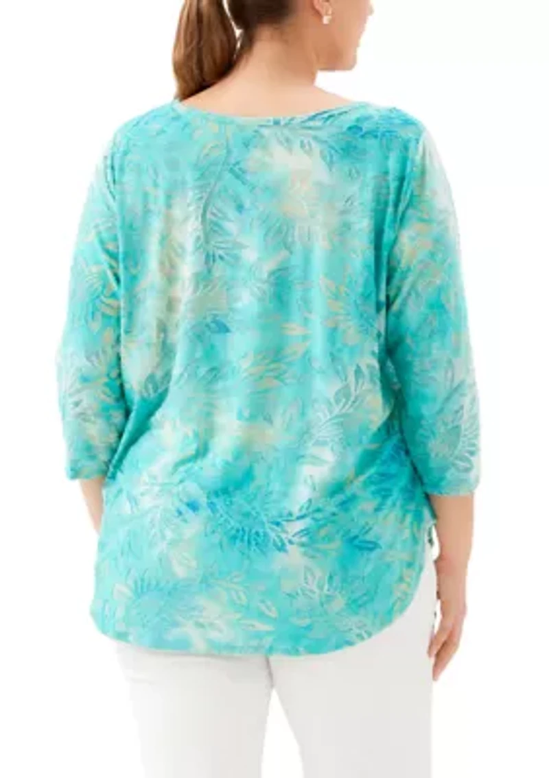 Plus 3/4 Sleeve Burnout Shirttail Top