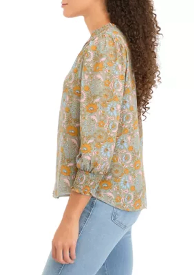 Petite 3/4 Puff Sleeve Woven Printed V-Neck Blouse