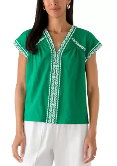 Women's Short Sleeve Embroidered V-Neck Knit Top