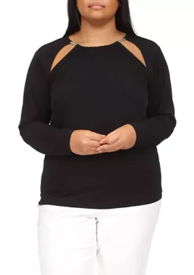 Plus Solid Chain Cutout Top