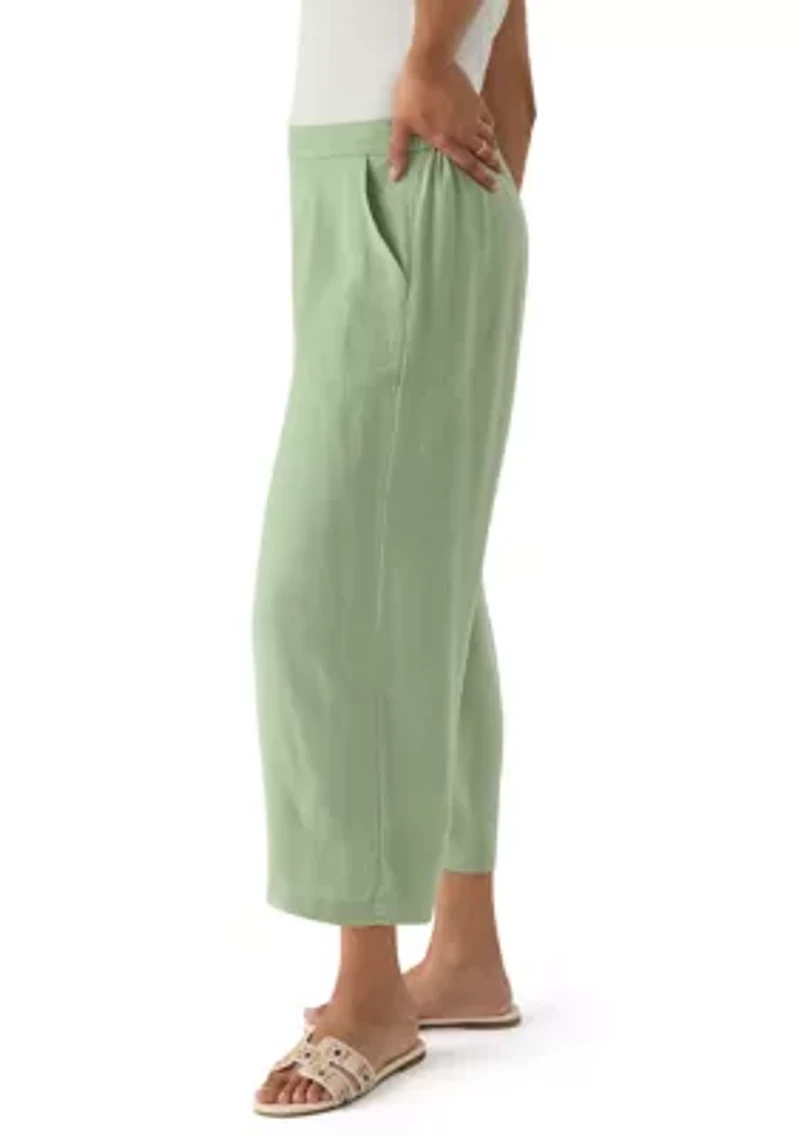 Women's Relaxed Oasis Linen Capri Pants