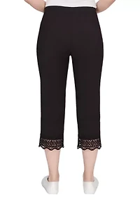 Petite Stretch Lace Hem Capri Pants