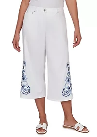 Women's Embroidered Hem Denim Capri Pants