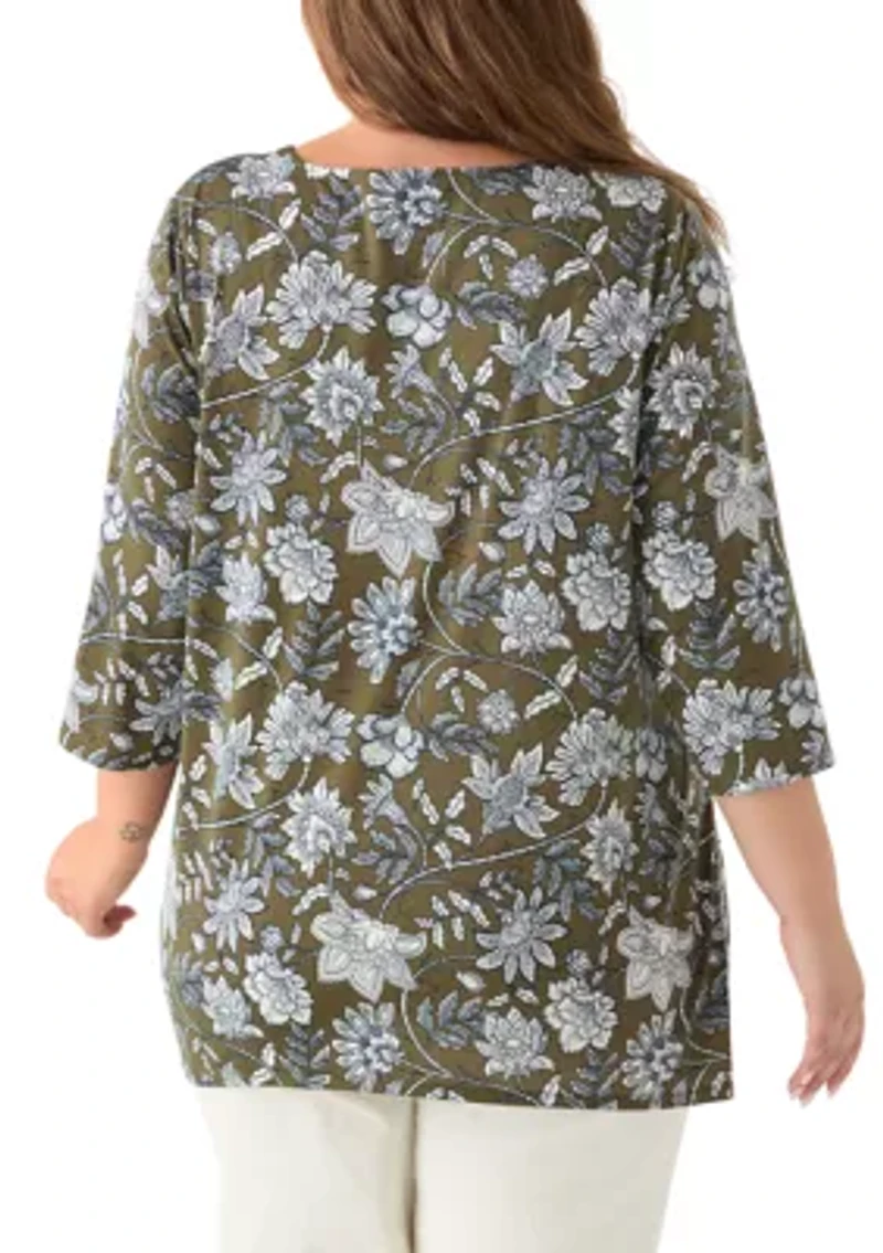Plus 3/4 Sleeve Keyhole Neck Floral Sharkbite Tunic