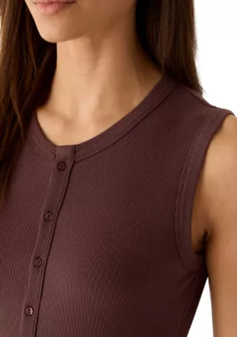 Women's Sleeveless Crew Neck Button Up Top