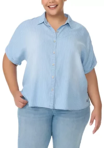 Plus Short Sleeve Daisy Woven Shirt