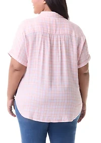 Plus Short Sleeve Daisy Woven Shirt