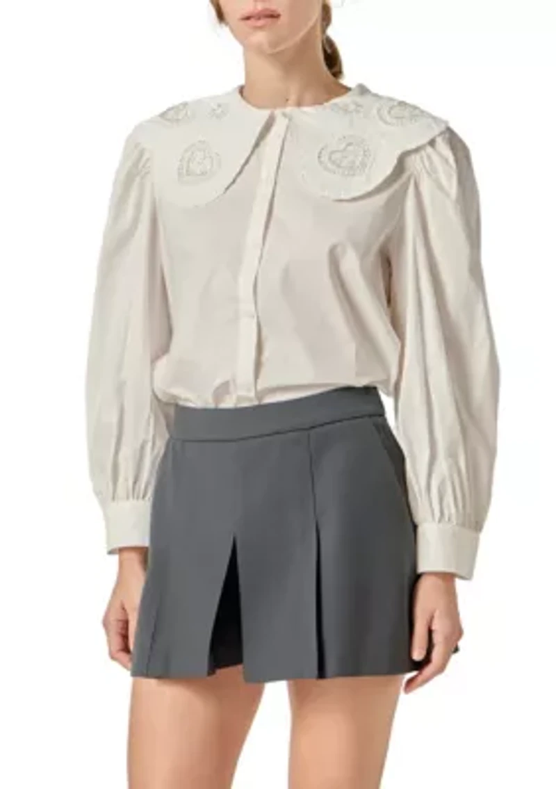 Scallop-embroidered large collar blouse