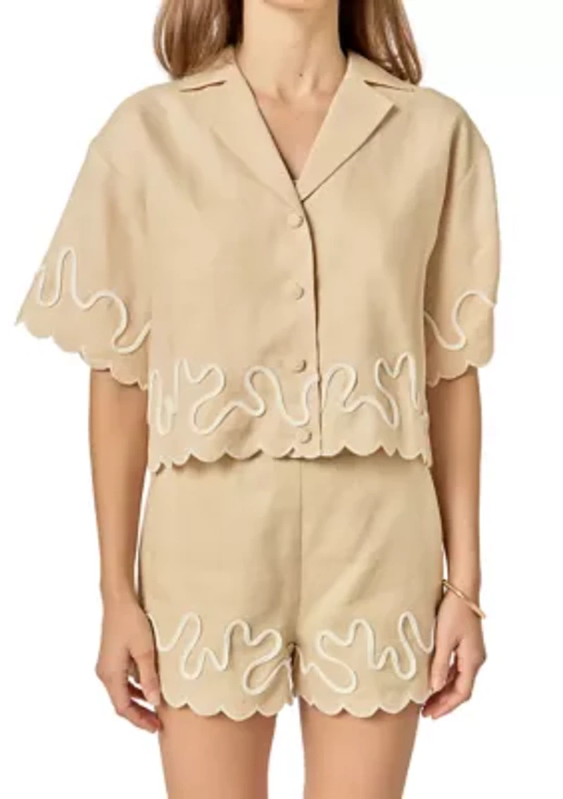 WAVY EMBROIDERED CROP SHIRT