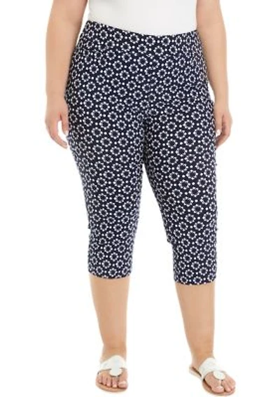 Plus Printed Capri Pants
